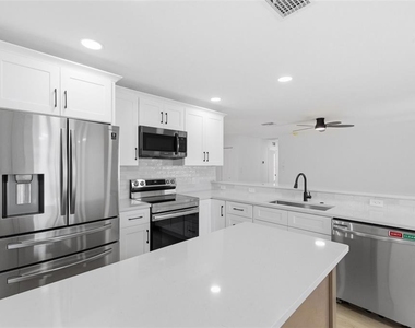 11180 113th Avenue - Photo Thumbnail 33