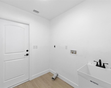 11180 113th Avenue - Photo Thumbnail 21