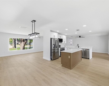 11180 113th Avenue - Photo Thumbnail 46