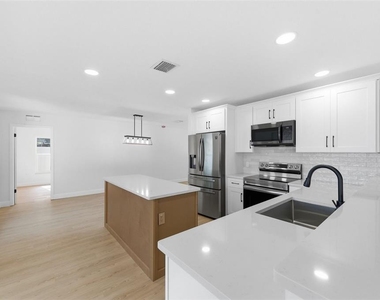 11180 113th Avenue - Photo Thumbnail 34