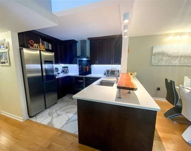 3134 Lake Pine Way - Photo Thumbnail 4
