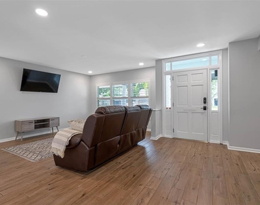 5104 W Cleveland Street - Photo Thumbnail 16