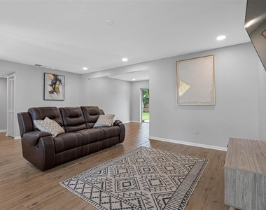 5104 W Cleveland Street - Photo Thumbnail 14
