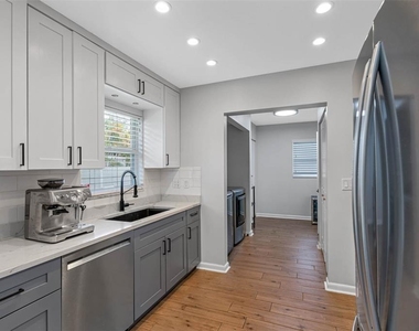 5104 W Cleveland Street - Photo Thumbnail 20