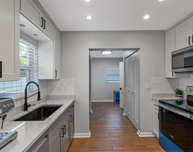 5104 W Cleveland Street - Photo Thumbnail 24