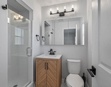5104 W Cleveland Street - Photo Thumbnail 33