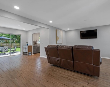 5104 W Cleveland Street - Photo Thumbnail 17