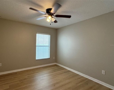 10405 Summer Azure Drive - Photo Thumbnail 20