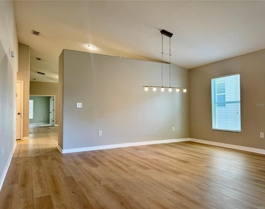 10405 Summer Azure Drive - Photo Thumbnail 2