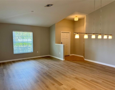 10405 Summer Azure Drive - Photo Thumbnail 5