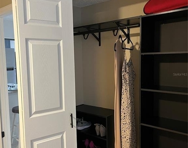 211 Thorn Tree Place - Photo Thumbnail 24