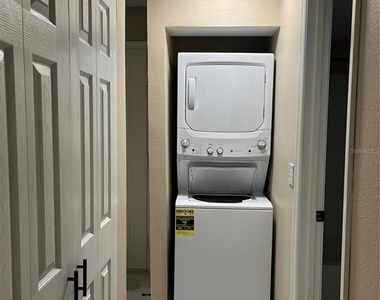 211 Thorn Tree Place - Photo Thumbnail 29
