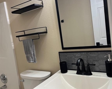 211 Thorn Tree Place - Photo Thumbnail 28