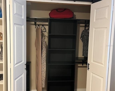 211 Thorn Tree Place - Photo Thumbnail 18