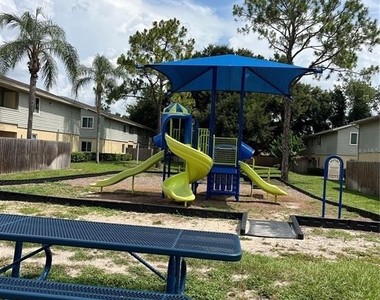 211 Thorn Tree Place - Photo Thumbnail 39