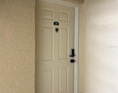 211 Thorn Tree Place - Photo Thumbnail 35