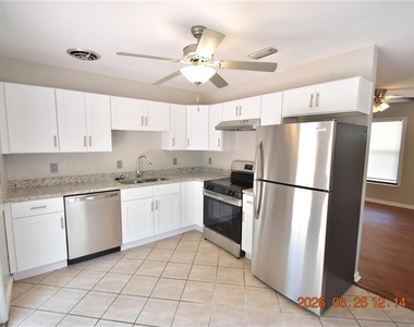 4414 W Wyoming Avenue - Photo Thumbnail 6