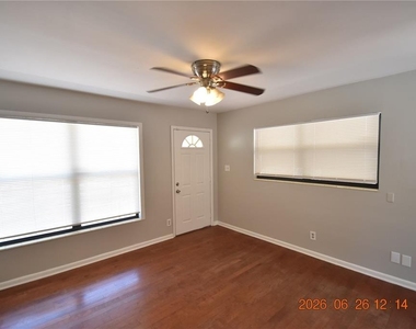 4414 W Wyoming Avenue - Photo Thumbnail 2