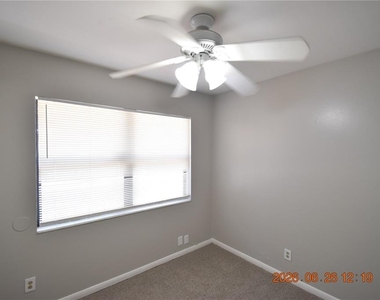 4414 W Wyoming Avenue - Photo Thumbnail 17