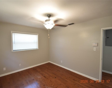 4414 W Wyoming Avenue - Photo Thumbnail 10
