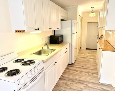 516 Northmoor Avenue N - Photo Thumbnail 2