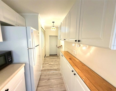 516 Northmoor Avenue N - Photo Thumbnail 5