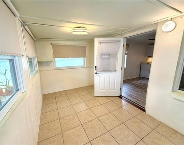 516 Northmoor Avenue N - Photo Thumbnail 7