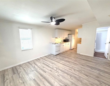 516 Northmoor Avenue N - Photo Thumbnail 14