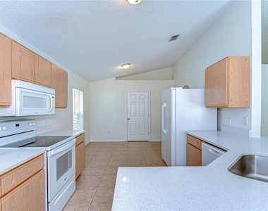 18303 Elmhurst Lane - Photo Thumbnail 13