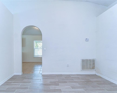 18303 Elmhurst Lane - Photo Thumbnail 6