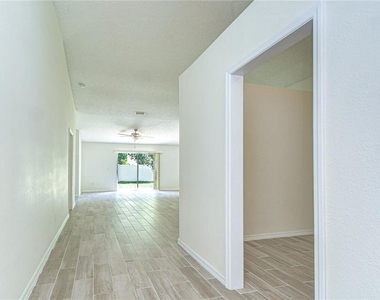 18303 Elmhurst Lane - Photo Thumbnail 25