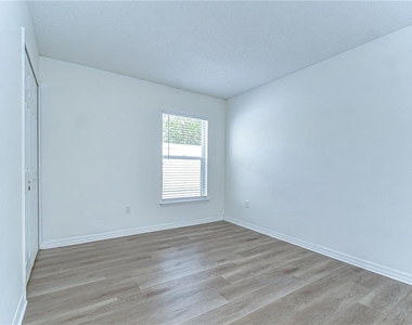 18303 Elmhurst Lane - Photo Thumbnail 30