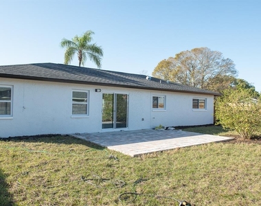 11889 93rd Avenue - Photo Thumbnail 18