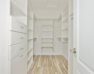 6573 Simone Shores Circle - Photo Thumbnail 22