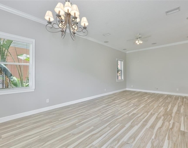 6573 Simone Shores Circle - Photo Thumbnail 16
