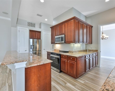 6573 Simone Shores Circle - Photo Thumbnail 10