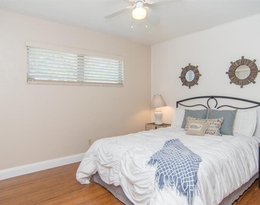 542 59th Way S - Photo Thumbnail 9