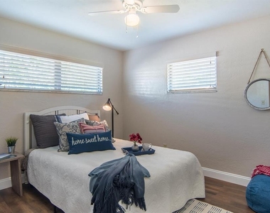 542 59th Way S - Photo Thumbnail 8