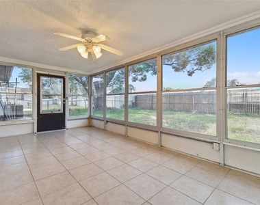 7437 Carmel Avenue - Photo Thumbnail 10