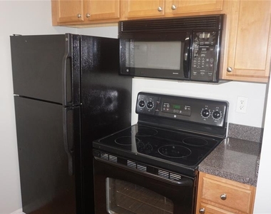 220 Lake Parsons Green - Photo Thumbnail 5