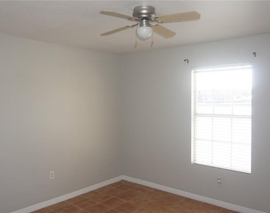 220 Lake Parsons Green - Photo Thumbnail 7