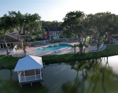 220 Lake Parsons Green - Photo Thumbnail 12