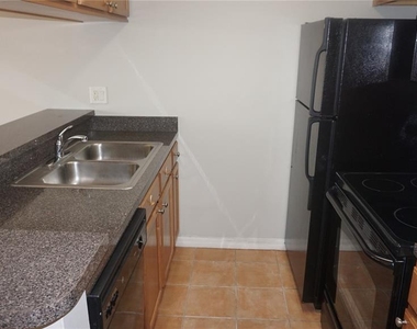 220 Lake Parsons Green - Photo Thumbnail 4