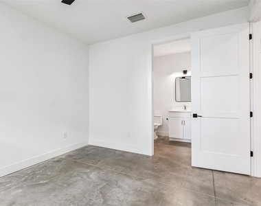 2724 5th Avenue S - Photo Thumbnail 6