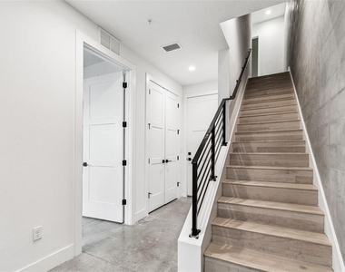 2724 5th Avenue S - Photo Thumbnail 3