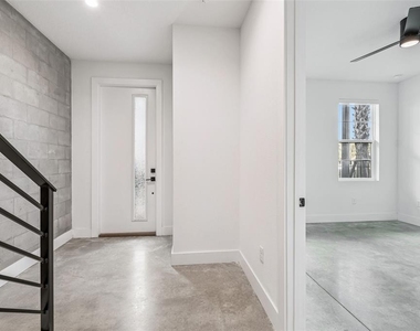 2724 5th Avenue S - Photo Thumbnail 4