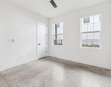 2724 5th Avenue S - Photo Thumbnail 8