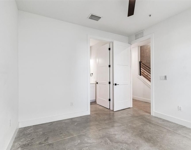 2724 5th Avenue S - Photo Thumbnail 7