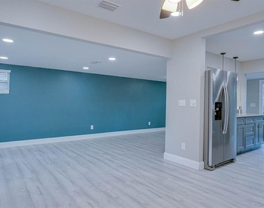 5135 Newton Avenue S - Photo Thumbnail 1