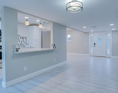 5135 Newton Avenue S - Photo Thumbnail 6